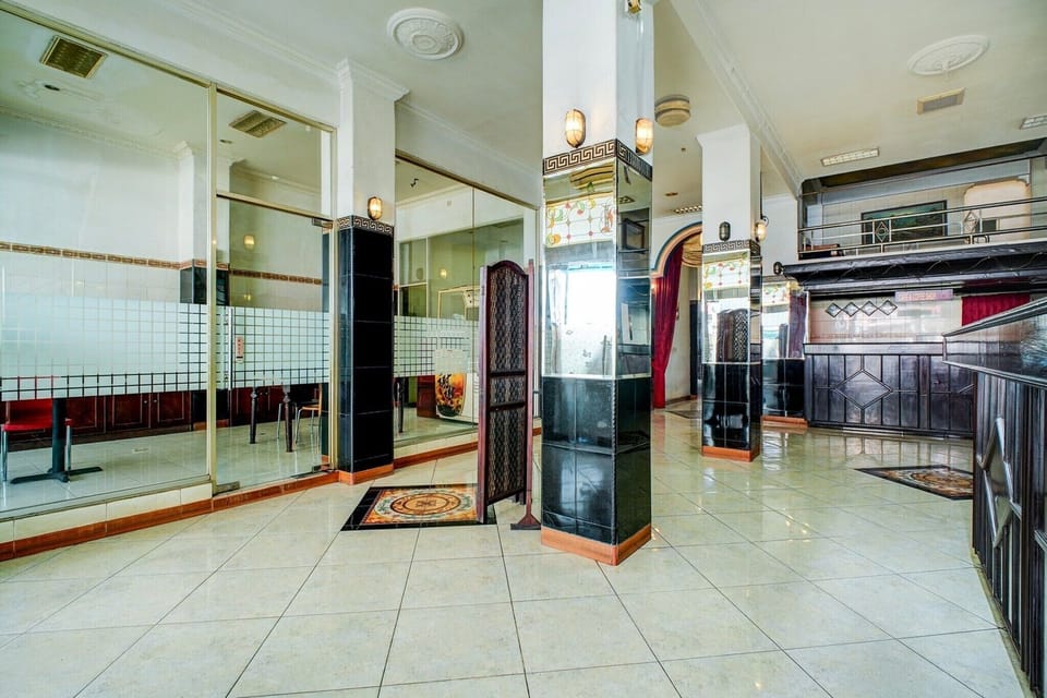 Entrance / Reception