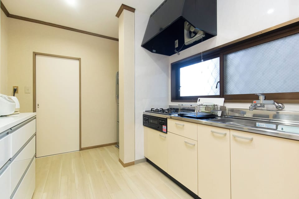 Comfort House, 2 Bedrooms | Private kitchen | Fridge, microwave, stovetop, toaster