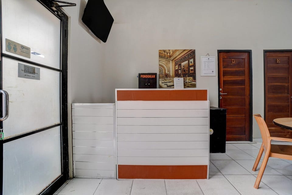 Entrance / Reception