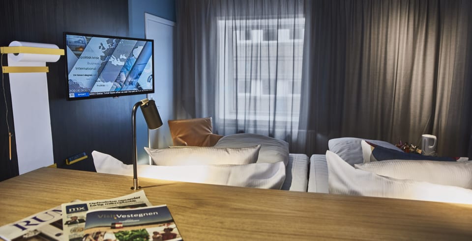 Hypo-allergenic bedding available, desk, blackout drapes