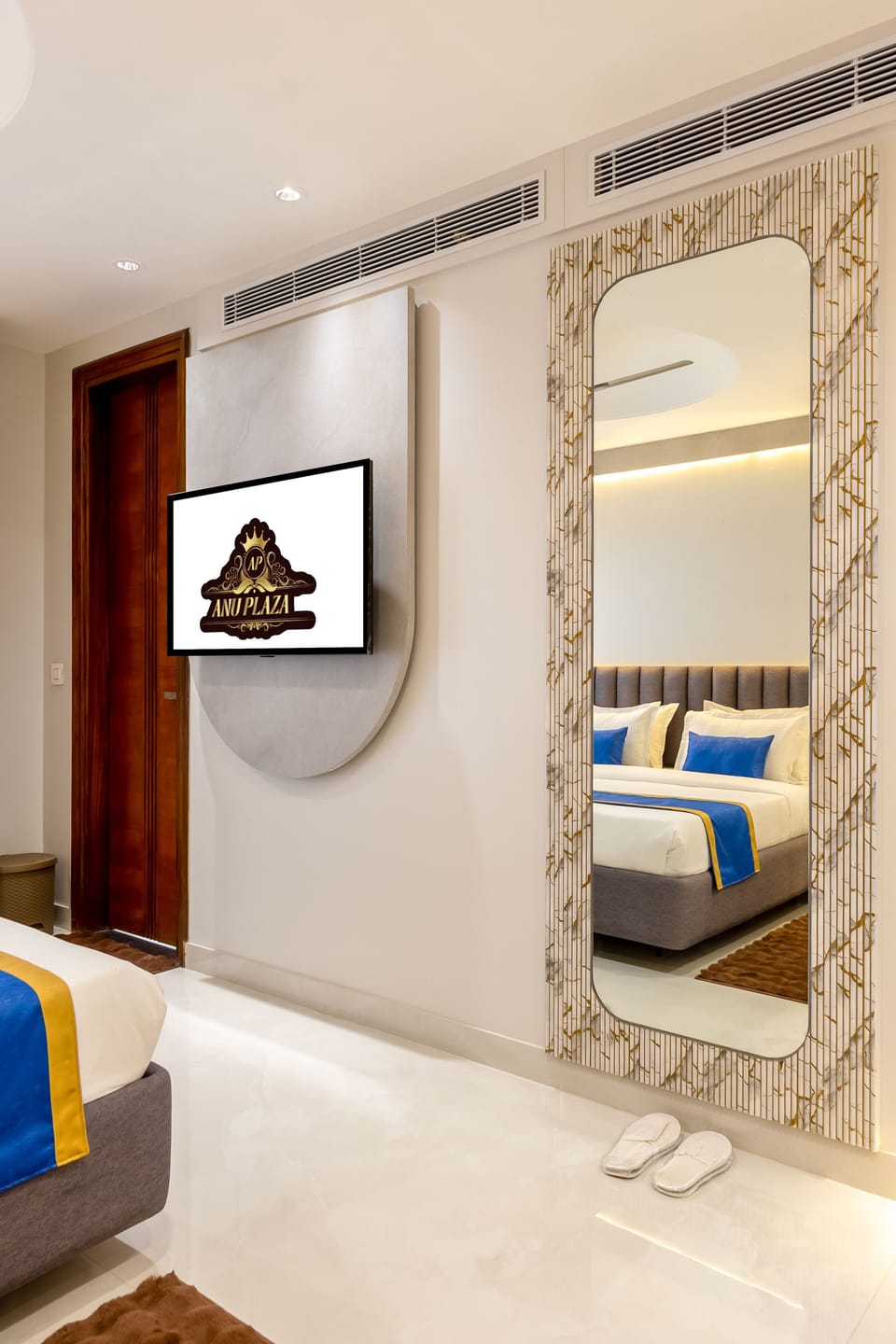 In-room safe, desk, laptop workspace, soundproofing