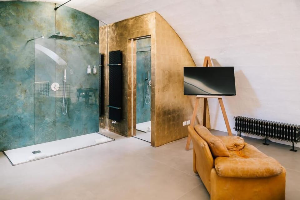 Superior Double Room | Bathroom