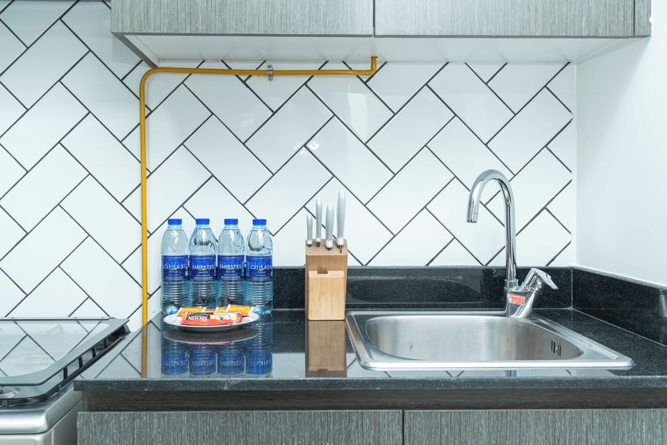 Exclusive Studio, Non Smoking, City View | Private kitchen | Full-size fridge, microwave, oven, stovetop