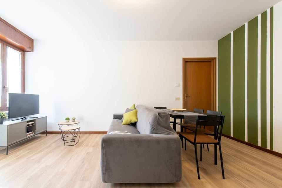 Luminosa zona living dove poter godere dei tuoi momenti di relax