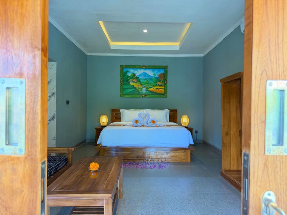 Deluxe Room | Desk, laptop workspace, free WiFi, bed sheets
