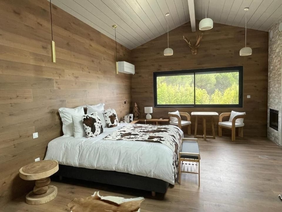 Soundproofing, WiFi (free)
