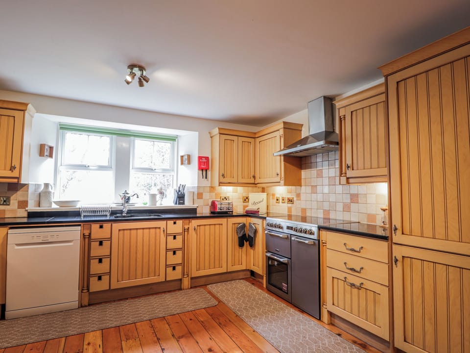 Dishwasher, cookware/dishes/utensils