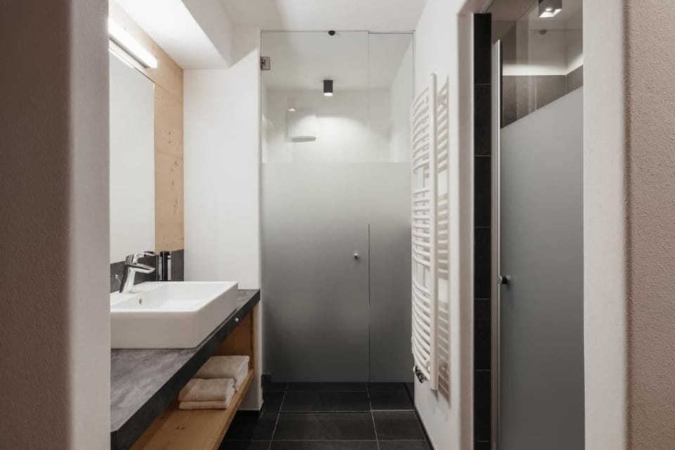 Comfort Double or Twin Room, Balcony, Mountain View | Bathroom | Bidet