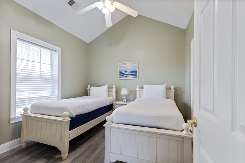 Signature Condo, 2 Bedrooms, Balcony, Garden View | Individually decorated, individually furnished, iron/ironing board