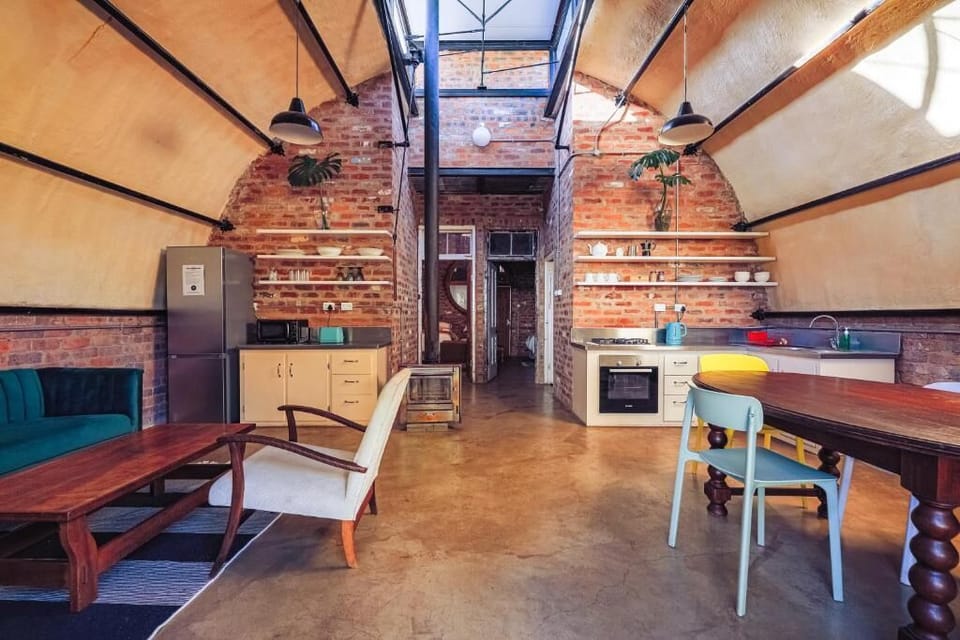 Comfort Apartment, 2 Bedrooms, Patio, Garden View | Private kitchen | Oven, coffee/tea maker, electric kettle, dining tables