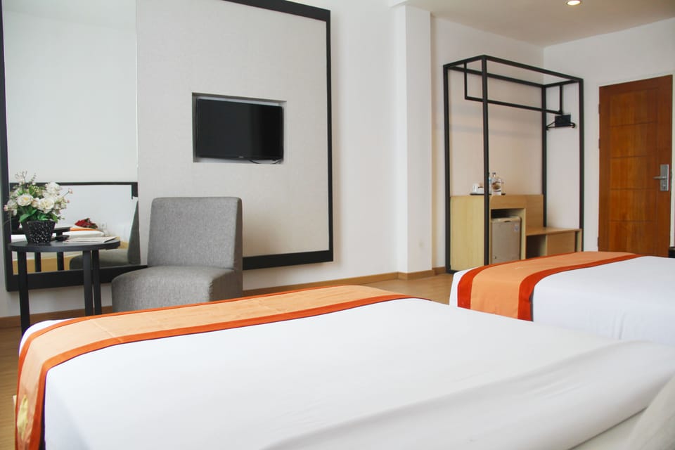 Deluxe Double or Twin Room | Premium bedding, minibar, in-room safe, WiFi (free)