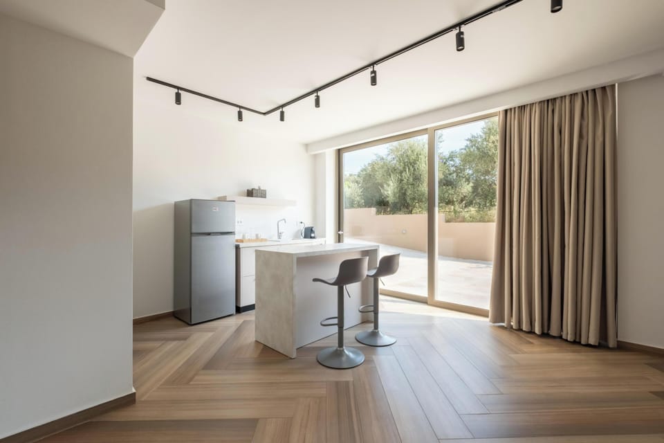 Luxury Villa, Mountain View | Private kitchen | Full-size fridge, microwave, oven, stovetop