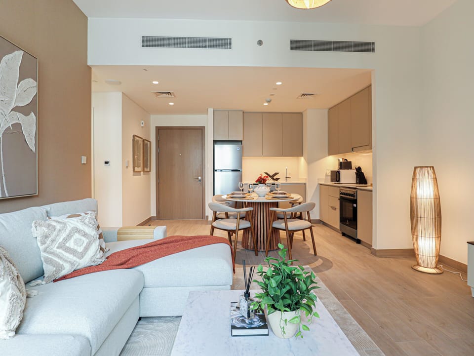 Apartment, Balcony, Canal View | Living area