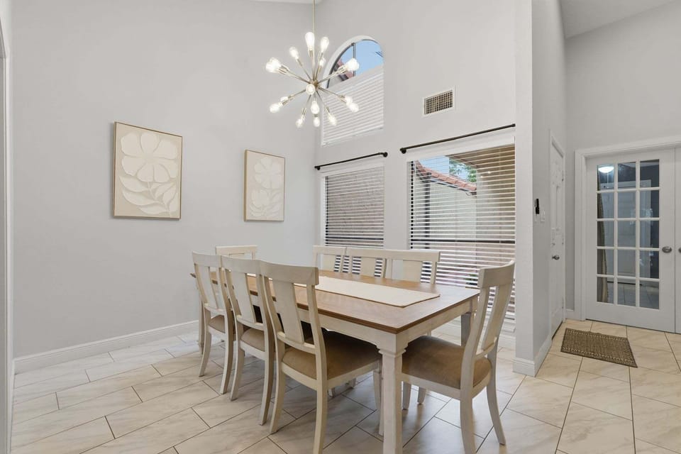 Townhome, 3 Bedrooms | Dining