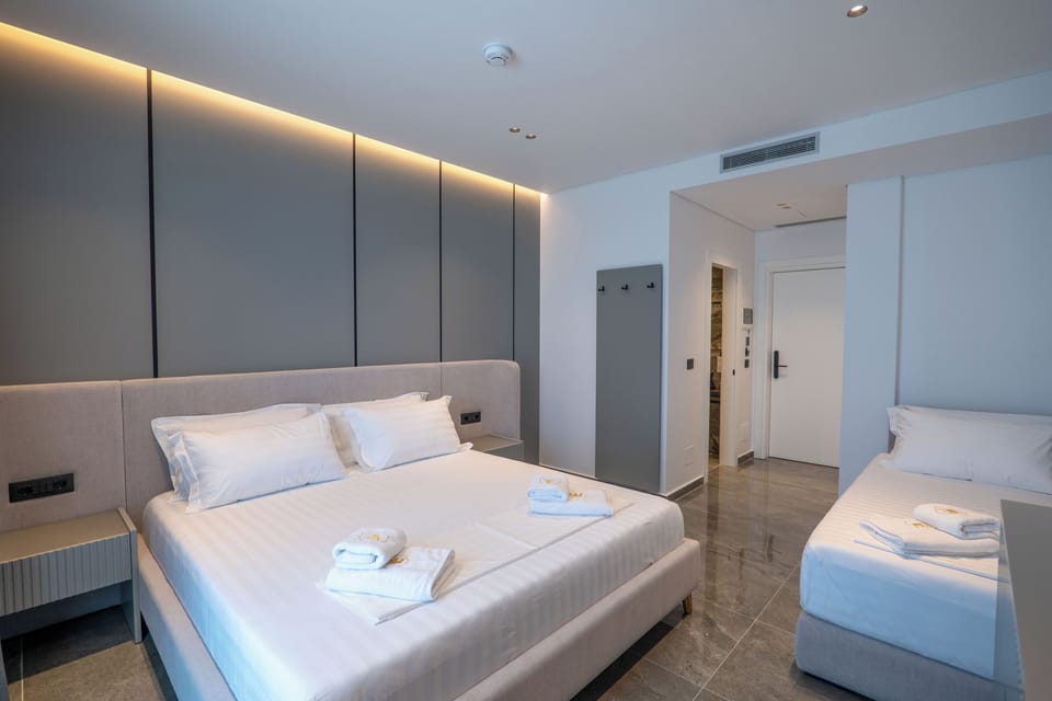Suite, Sea View | WiFi (free), bed sheets