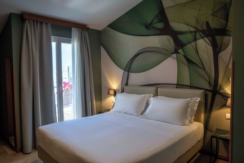 In-room safe, desk, blackout drapes, free WiFi