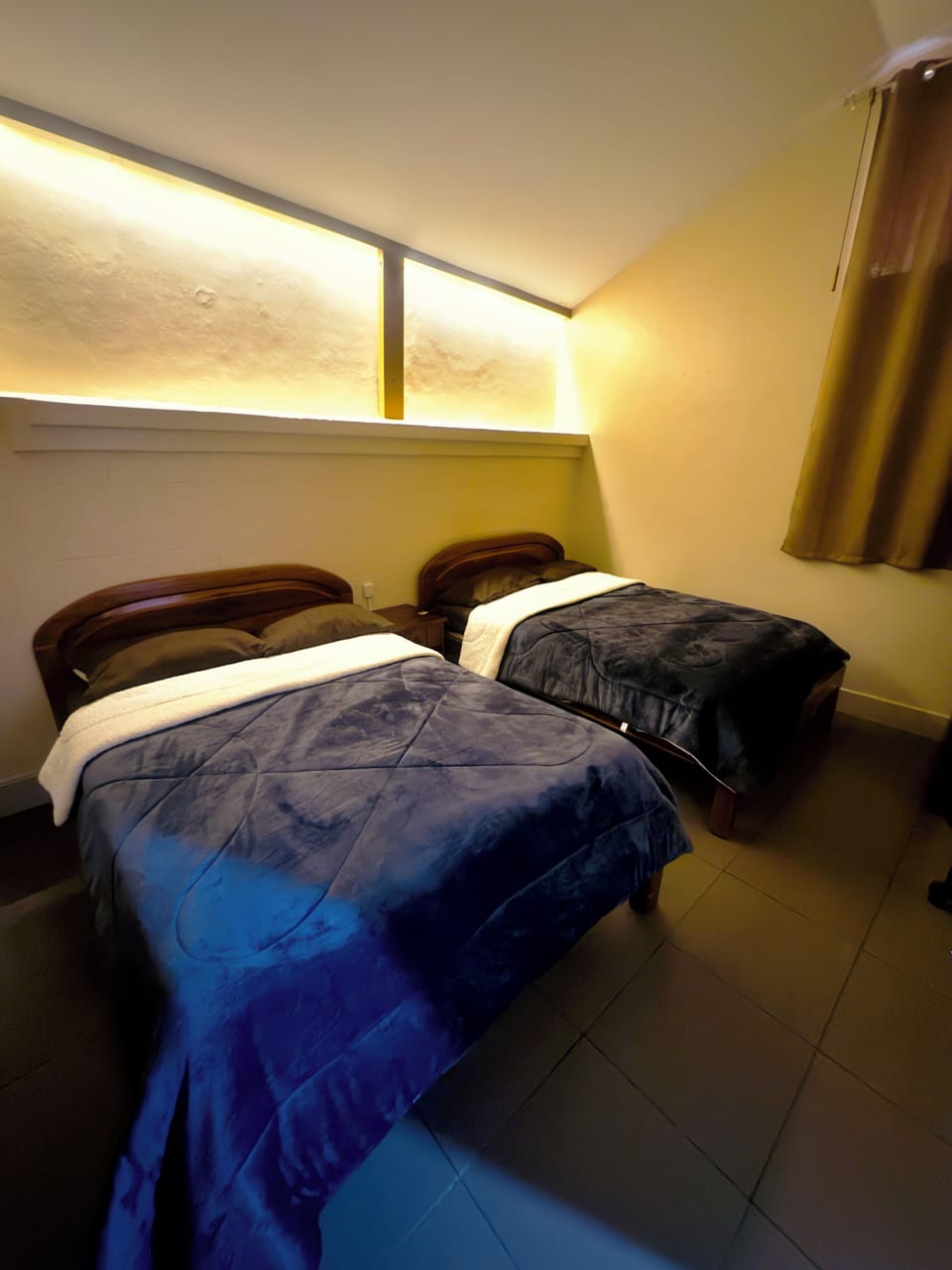Standard Twin Room, 2 Double Beds, Private Bathroom | Soundproofing, WiFi (free), bed sheets