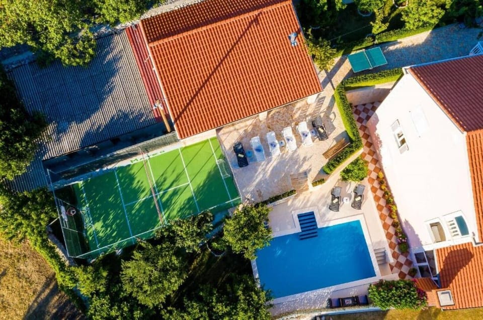 Sport court