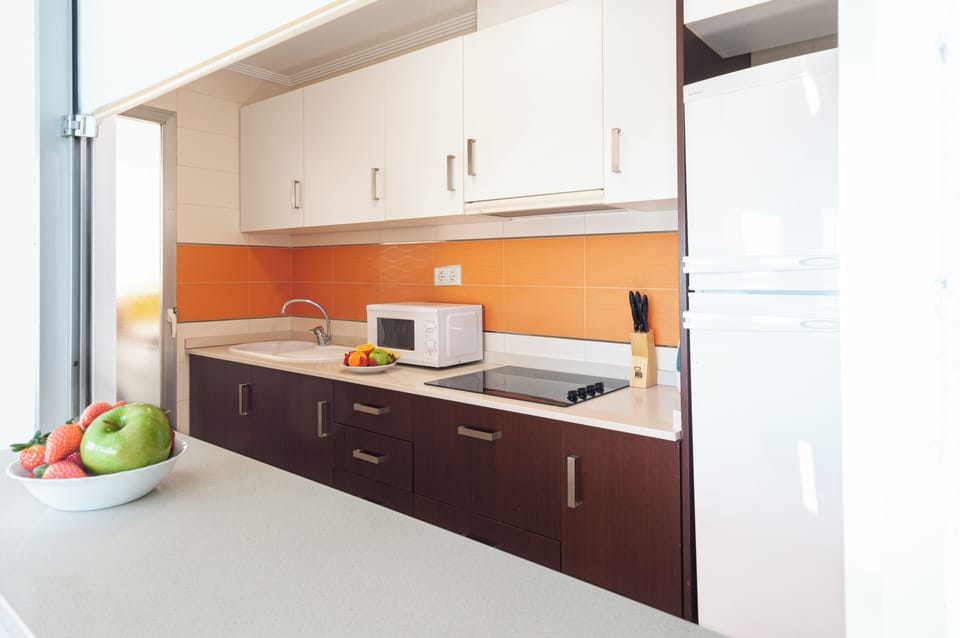 Electric kettle, toaster
