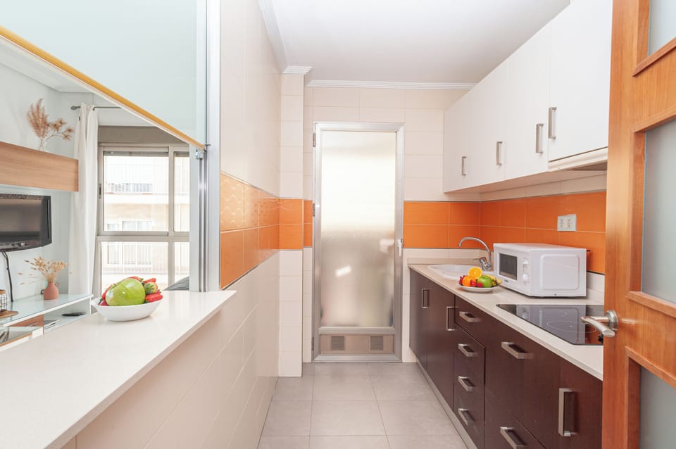 Electric kettle, toaster