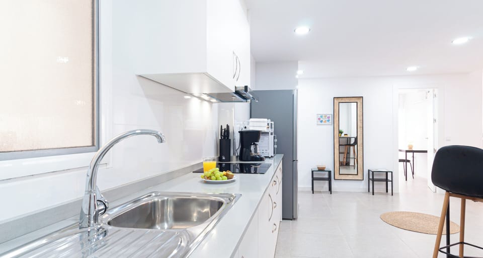 Electric kettle, toaster