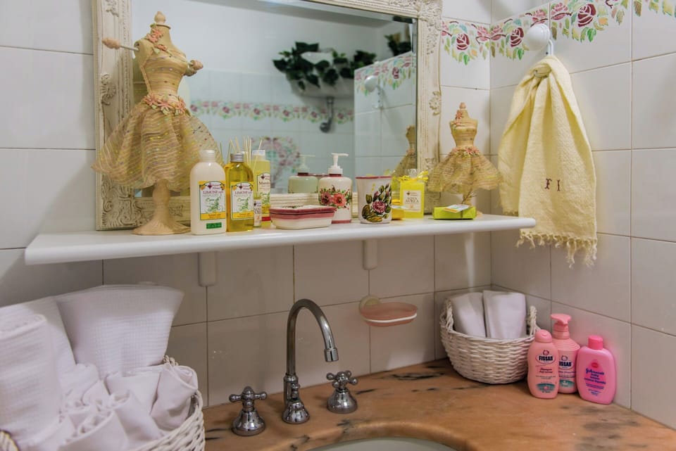 Apartment, 2 Bedrooms, Garden View | Bathroom | Shower, free toiletries, bidet, soap