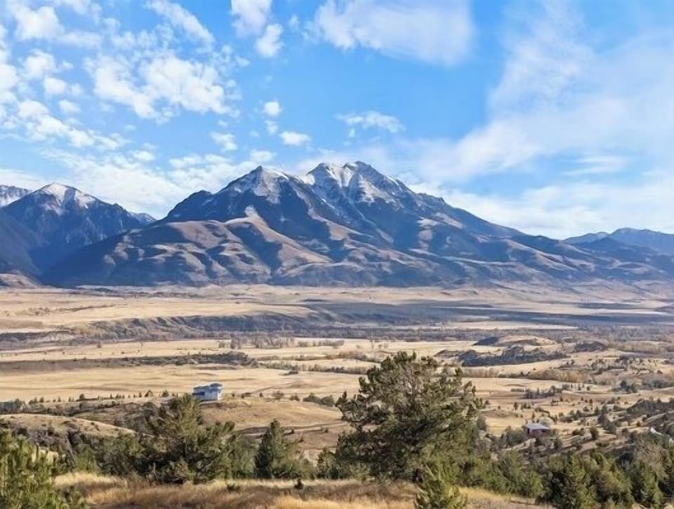 Abrasoka mountain featuring beautiful views of Paradise Valley and incredible sunsets.