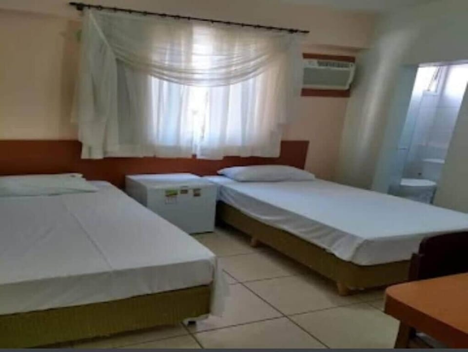 Double Room | Desk