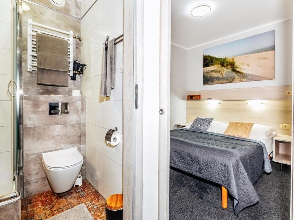 Apartment, Balcony, City View | Bathroom