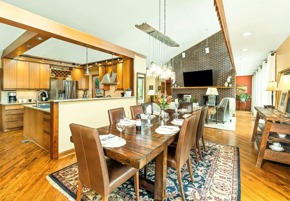 Main floor Dining area seats 8 to 10 (getting snuggly) for large meals and games of...chance?