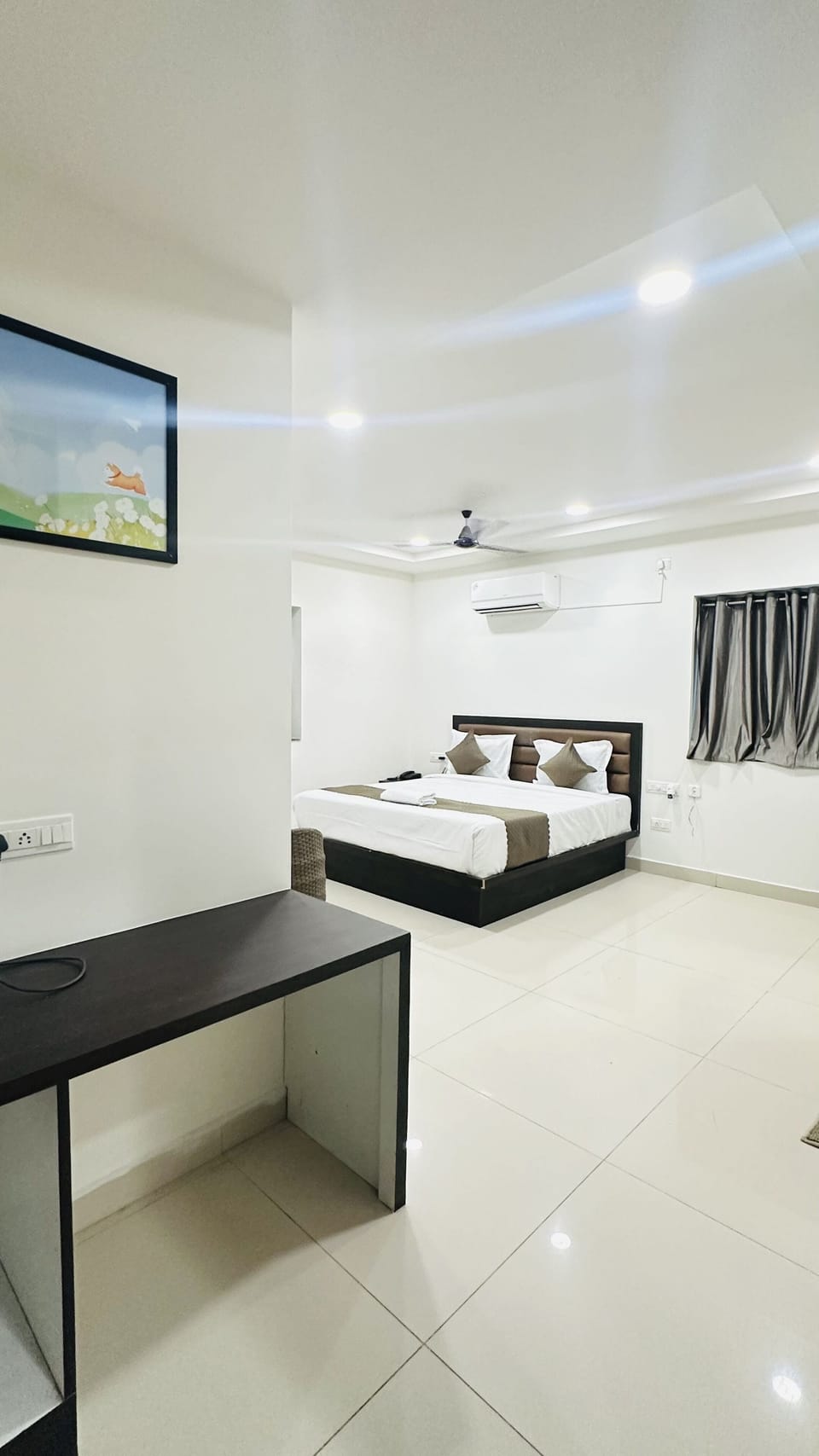 Suite | Free WiFi, bed sheets