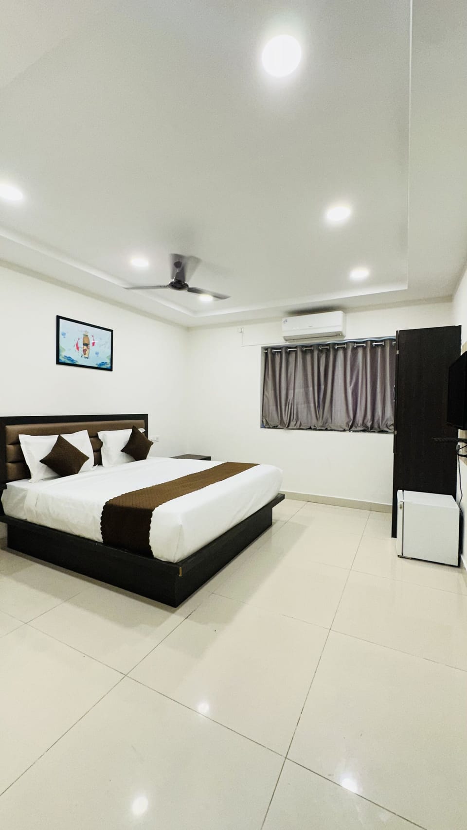 Suite | Free WiFi, bed sheets