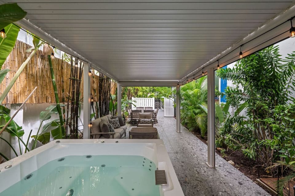 Outdoor spa tub