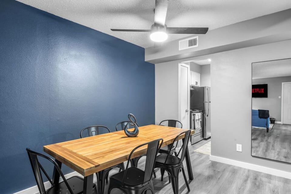 Bright and cozy dining space ideal for meals before heading to AT&T Stadium or enjoying a relaxed dinner after events. Perfect for couples, families, or small groups.
