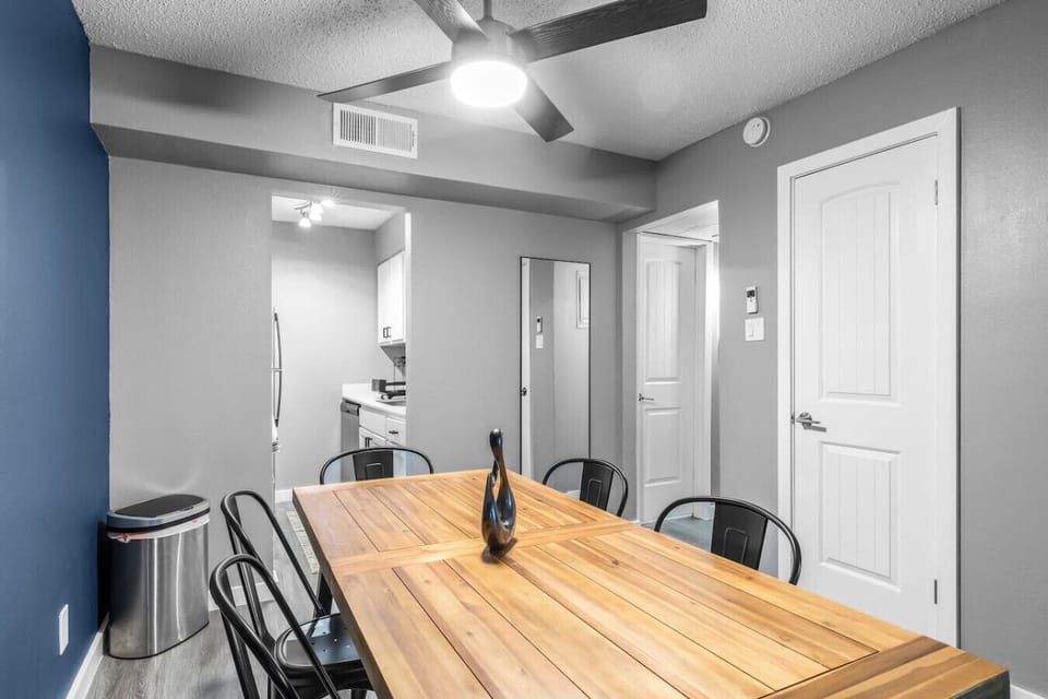 Bright and cozy dining space ideal for meals before heading to AT&T Stadium or enjoying a relaxed dinner after events. Perfect for couples, families, or small groups.