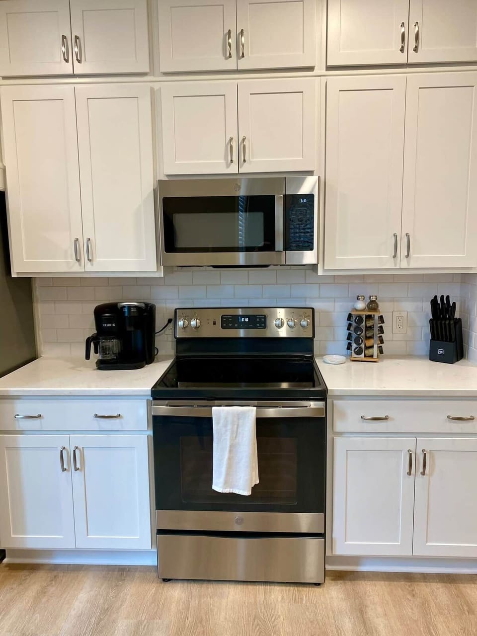 Cooking area / Coffee Bar