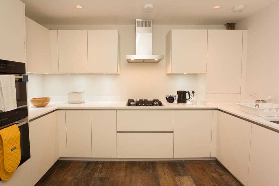 Stables Cottage | Private kitchen | Coffee/tea maker, electric kettle