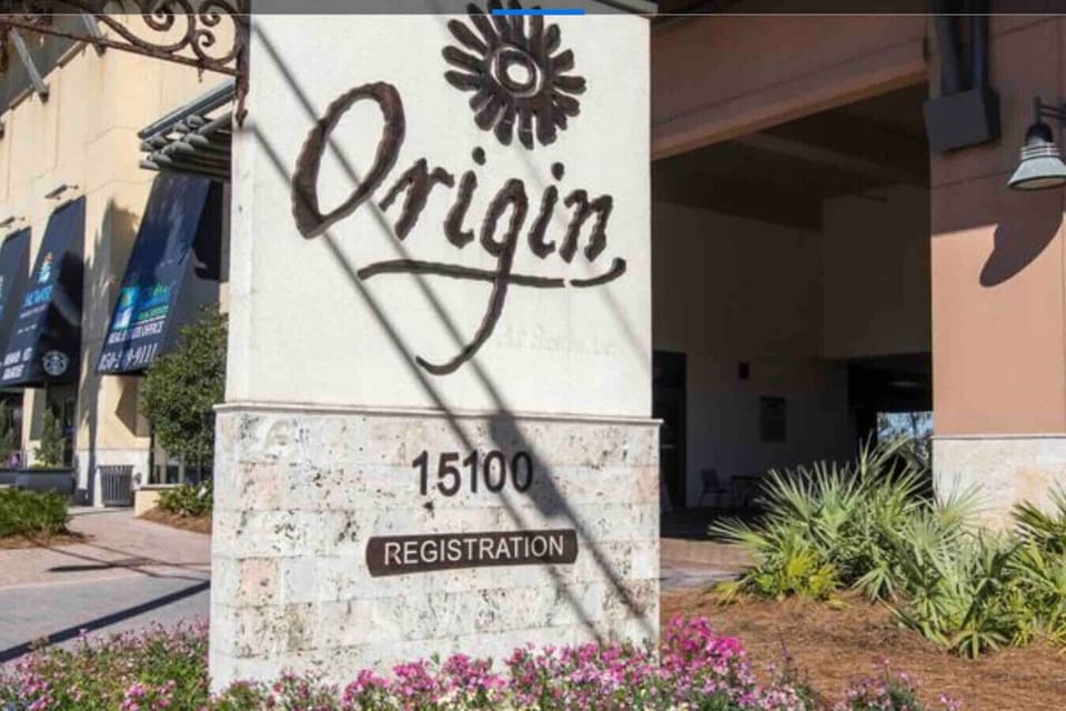 Origin entrance. Start your vacation!