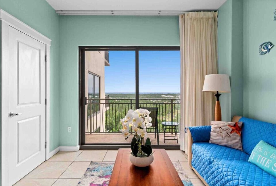 Wake up to the Bay and get ready for the Beach!