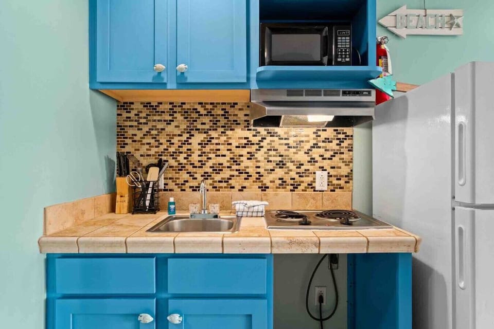 Kitchenette with burner top