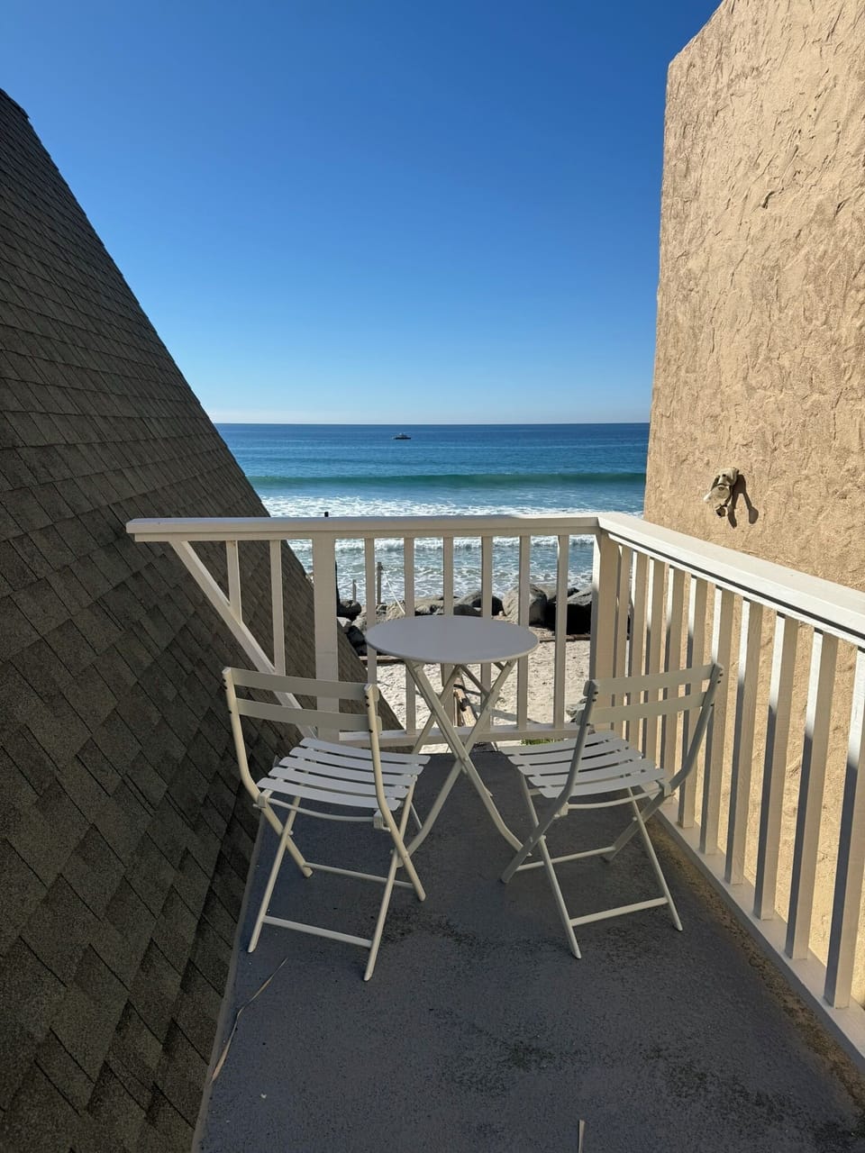 Upstairs balcony ocean view 