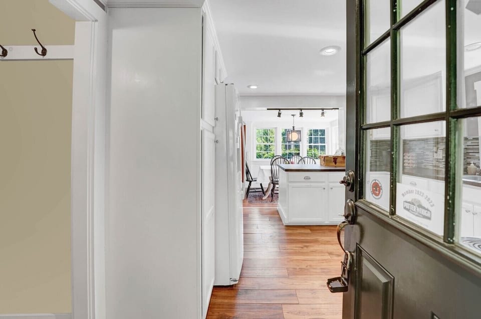 Mudroom | Hardwood Floors | Kitchen Access