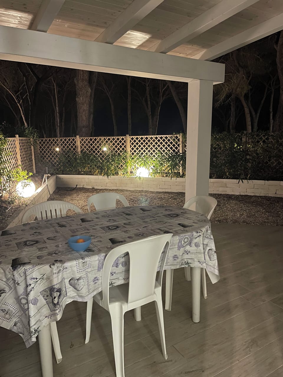 Outdoor dining