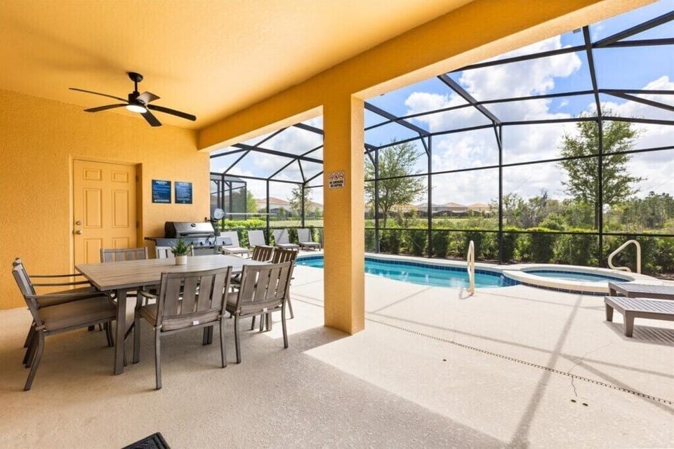 7643 Oakmoss Loop  (30).jpg