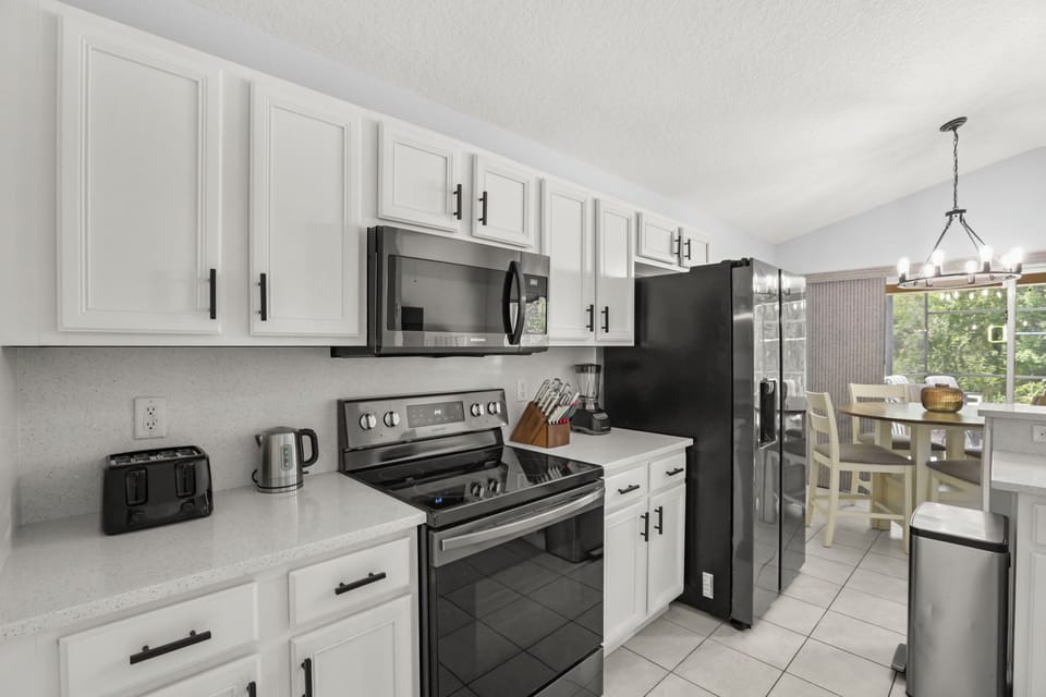 4669GoldenBeachCourt(8)