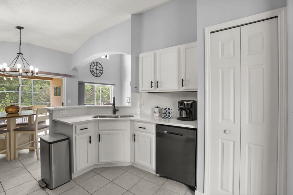 4669GoldenBeachCourt(9)