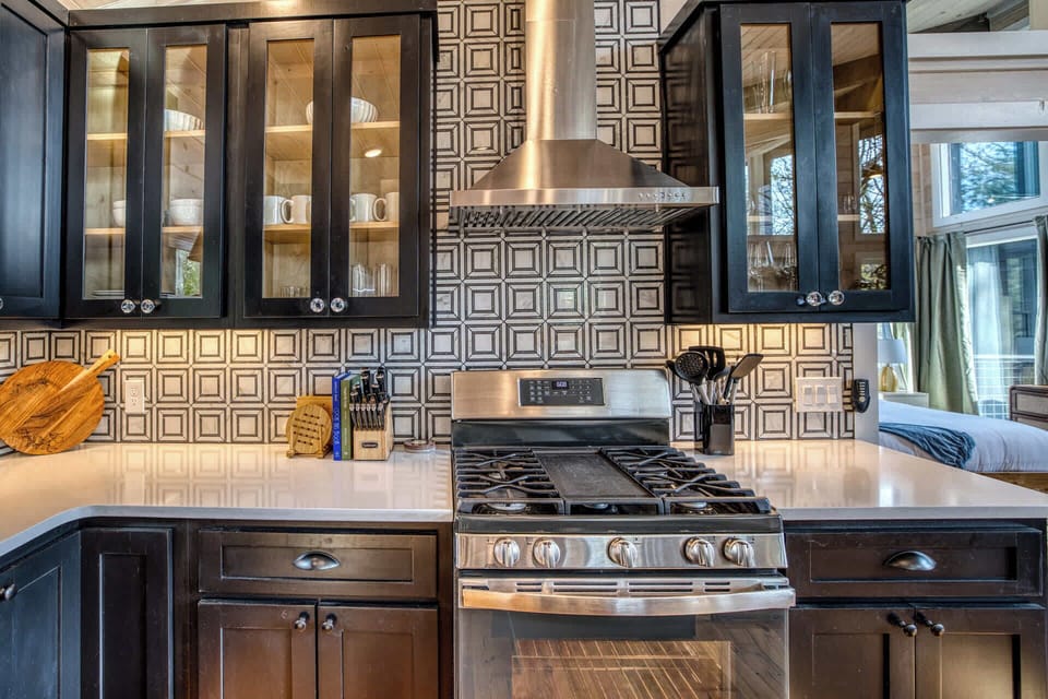 High-End & Fully Equipped – Whether you're making a quick snack or a full meal, this kitchen has everything you need with luxury appliances and plenty of storage.