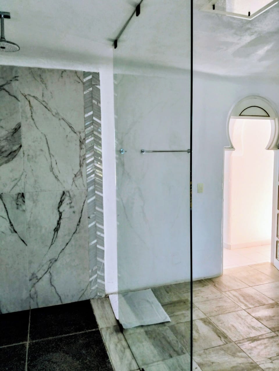 Family Studio, Lagoon View | Bathroom | Shower, towels, soap, shampoo