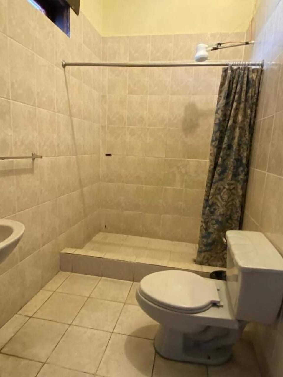 Shower, towels, soap, shampoo