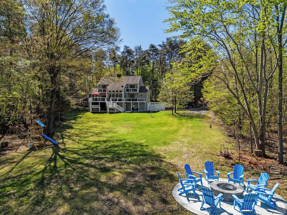 Cove Sanctuary: Experience the peace of a low-traffic arm of Lake Anna.